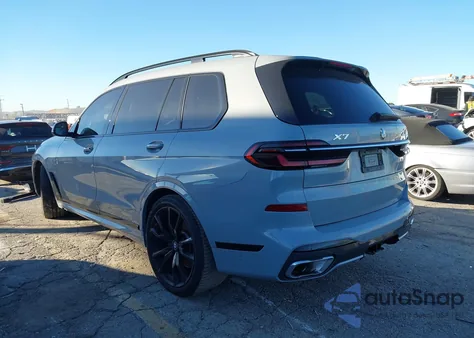 2023 BMW X7 xDrive40I z USA, uszkodzony, nr VIN 5UX23EM09P9R93512